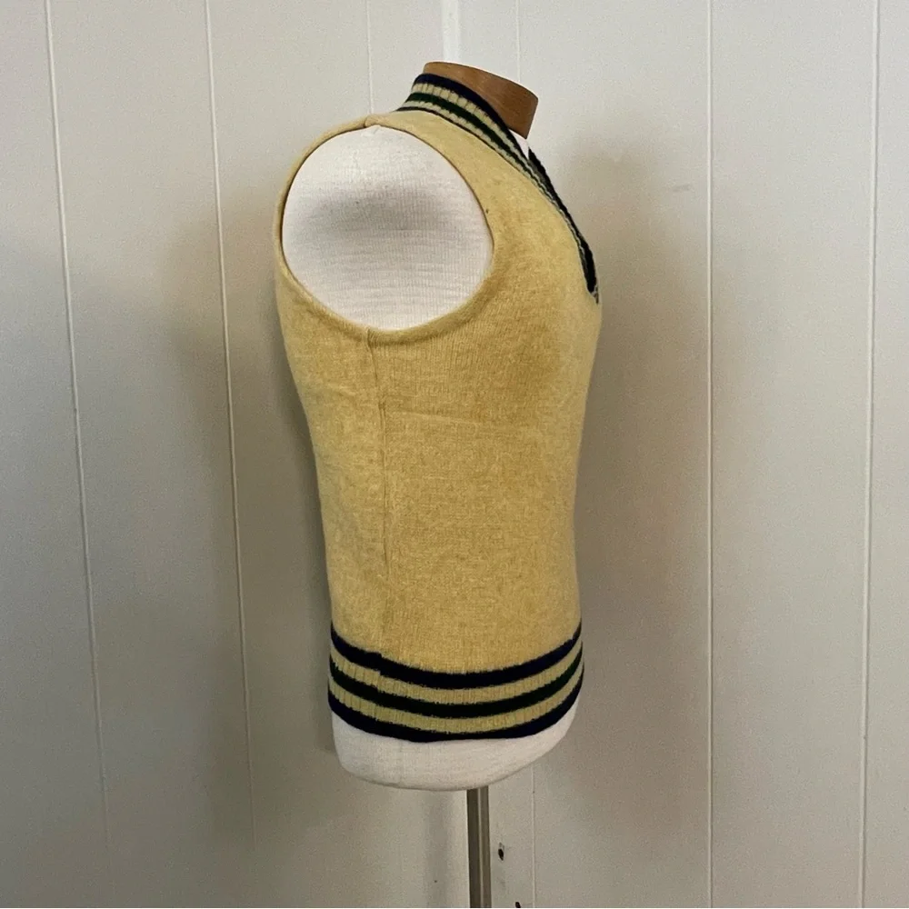 Vintage Shetland Wool Sweater Vest Men's‎ M Yellow Navy V-Neck Sleeveless